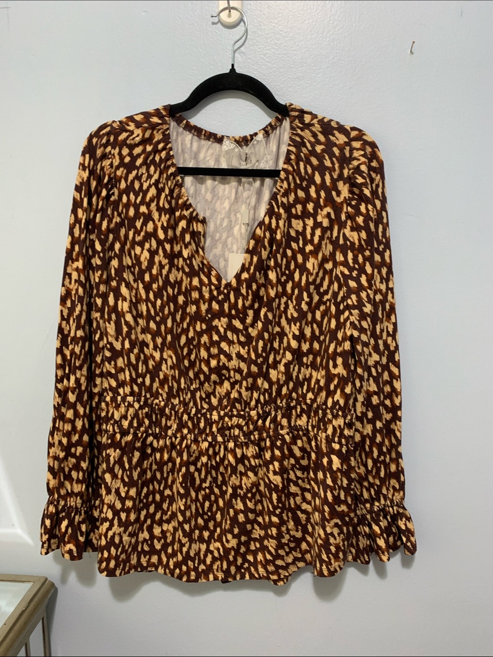 CUPIO NWT X-Large brown tones blouse as is